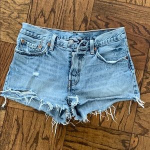 Levi’s 501 Denim Shorts - size 28